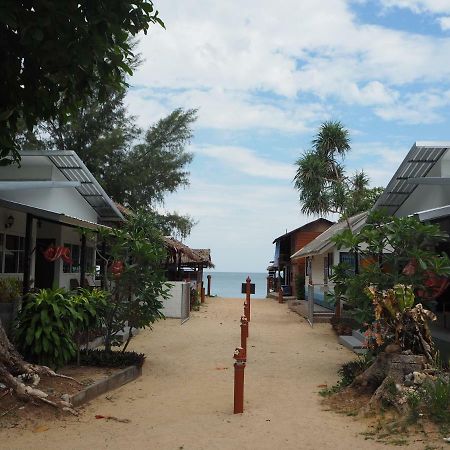 Bluesky Beach Bungalows Ko Lanta Exterior foto