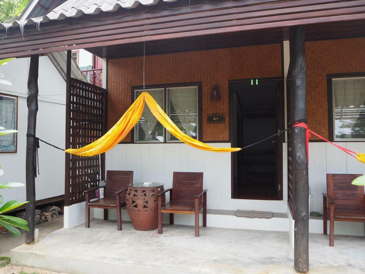 Bluesky Beach Bungalows Ko Lanta Exterior foto